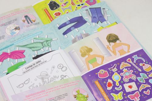 Книжка-одягалка "Fashion stylist: Модниця з собачкою" (укр)