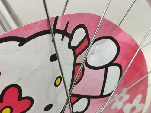 Уцінка. Велосипед 2-х колісний "Hello Kitty" - Поцарапана рама і декоративні елементи