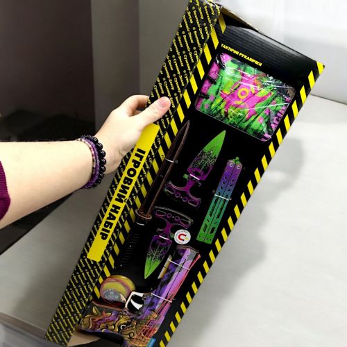 Ігровий набір "BIG BOX Orochi", деревʼяний - резинкостріл, ножі, рукавички, брелок
