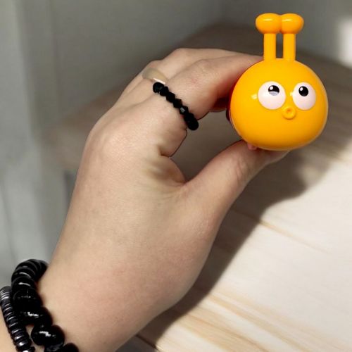 Іграшка заводна "Гусениця" (15 см) червона