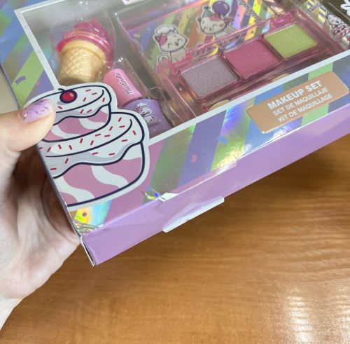 Уцінка. Набір для губ і очей "YUMMY" - ПОШКОДЖЕНЕ ПАКУВАННЯ