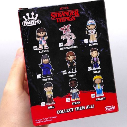 Ігрова фігурка FUNKO MINI VINYL FIGURES серії Дивні дива S4 (ROBIN)